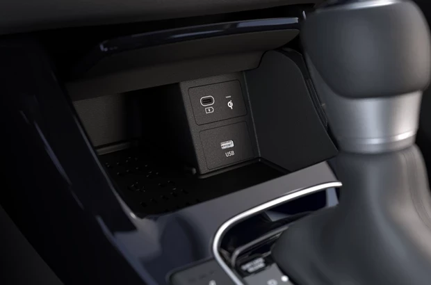 Hyundai I30 Hb 2024 Interior Shot20 Usb C Front